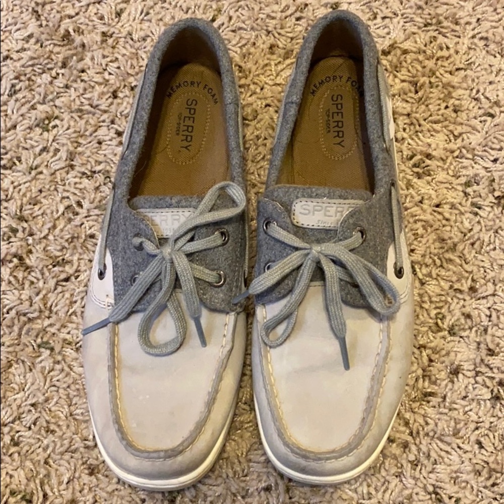 Gray Sperry top sliders size 9